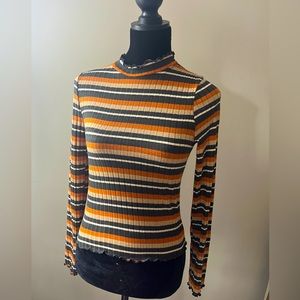 EUC Gaze USA brand striped long sleeved crop top- orange and gold- size small
